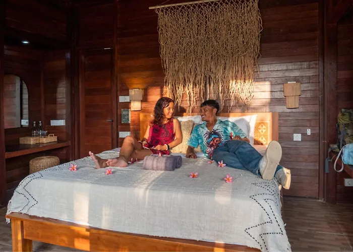 Mad Monkey Hostel *