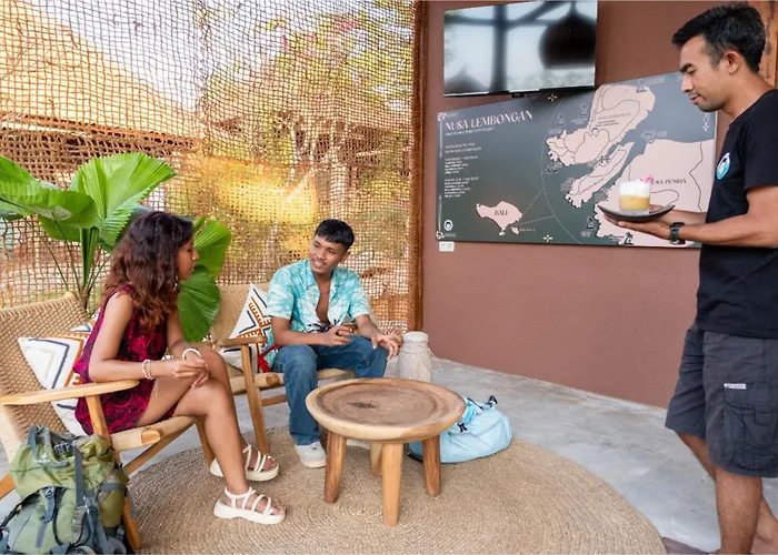 Mad Monkey Hostel Nusa Lembongan